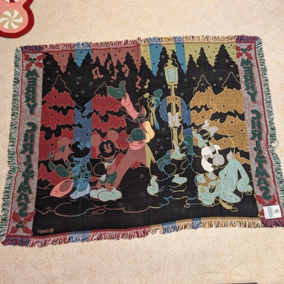 Disney & Co. Mickey & Friends Merry Christmas Caroling Cotton Throw Blanket - Picture 9 of 15